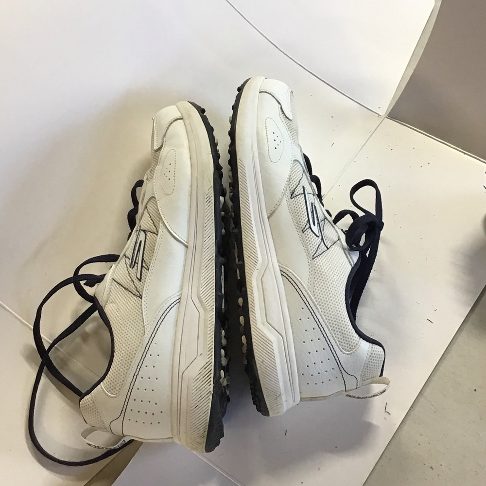 Golf -Men's White and Navy Golf Shoes